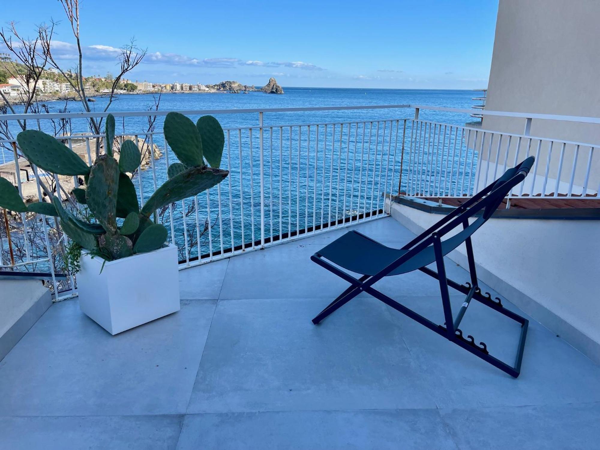 Villa La Finestra Sul Mare à Aci Castello Extérieur photo